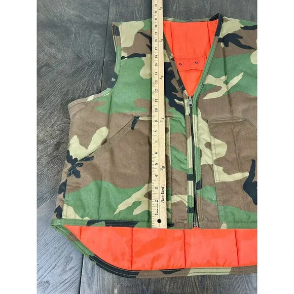 Vintage Camouflage & Orange Thin Puffer Vest Men’s M Hunting Fishing Fall USA - Picture 8 of 10